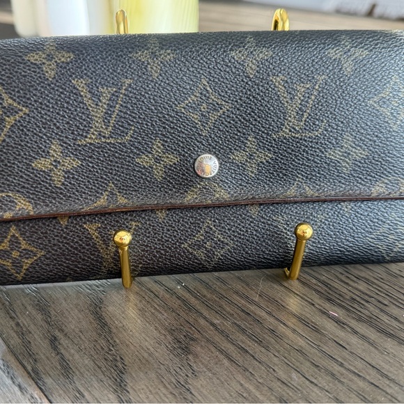 Vintage Louis Vuitton Monogram long Wallet - Picture 2 of 10